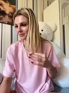 My_Hotgirl from StripChat is Freechat