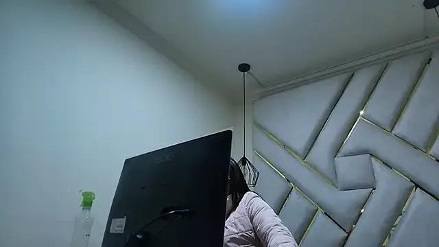 nalalye_cruzz_ from StripChat is Freechat