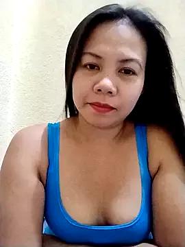 Nicolexx05 from StripChat is Freechat