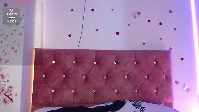 nikibricee from StripChat