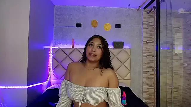 Noa_N_Carolain from StripChat is Freechat