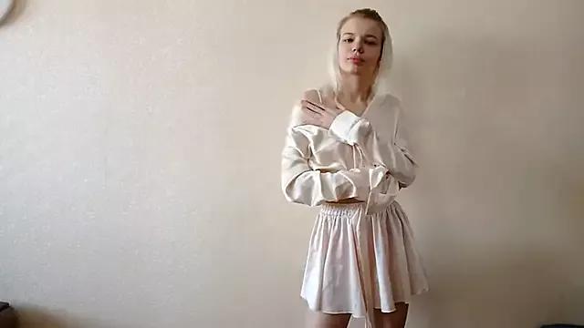 NoellaSoro from StripChat is Freechat