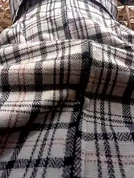 nolame18xxx from StripChat is Freechat