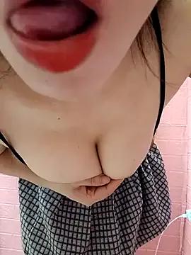NT-Kiv from StripChat