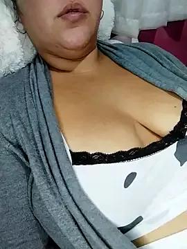 Paolaa_hoot from StripChat is Freechat