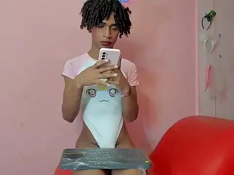 paris_hiltom from StripChat is Freechat