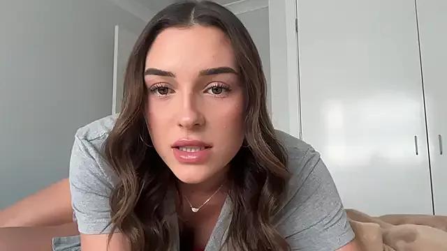 parisbabyxox from StripChat is Freechat