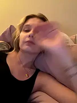 PeachyBabyx from StripChat is Freechat