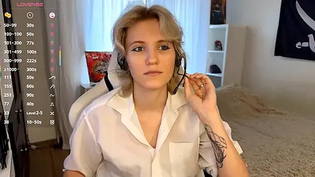 PearlineCallison from StripChat is Freechat