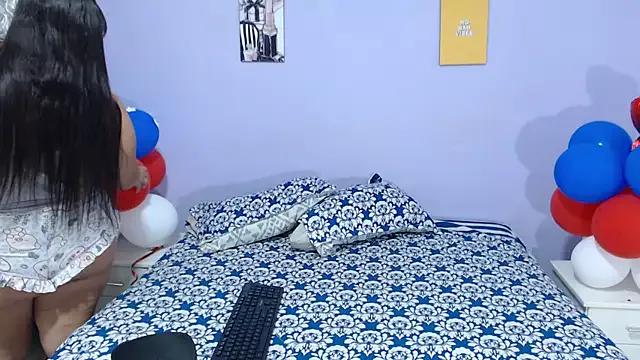 penelope_gucci1 from StripChat