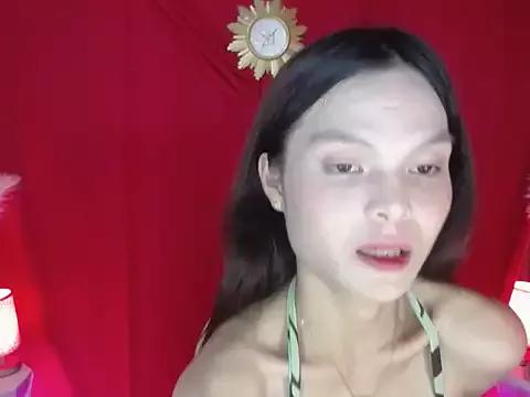 petite_maxi from StripChat is Freechat