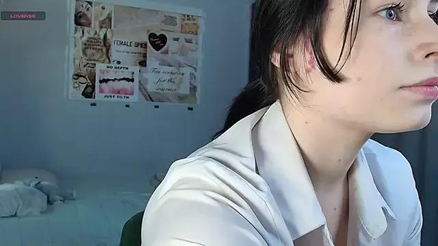 PieraMarch from StripChat is Freechat