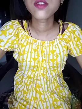 Queen_Pooja7 from StripChat