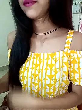 Queen_Pooja7 from StripChat