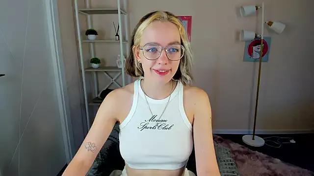 R0cket_bunny from StripChat is Freechat