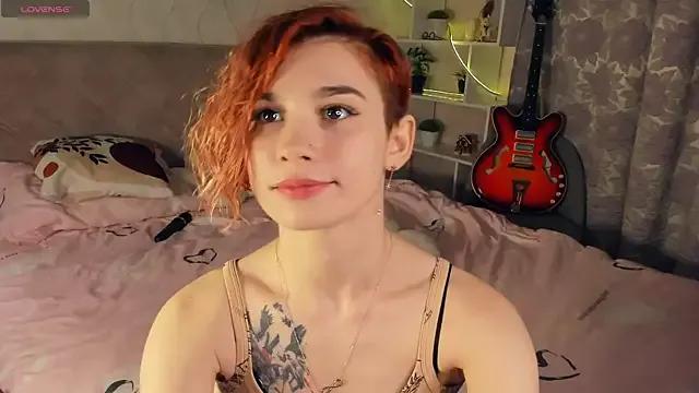 RedLovely from StripChat is Freechat