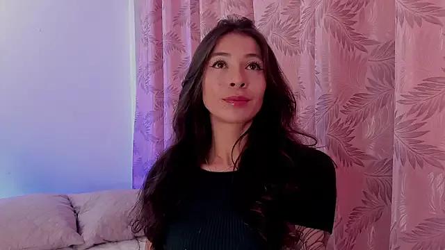 riley_bensongh from StripChat is Freechat