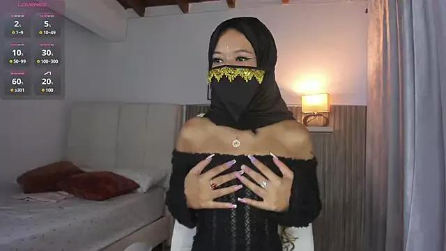 roxie_sinner from StripChat is Freechat
