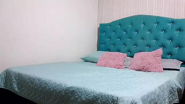 salome_oli from StripChat is Freechat