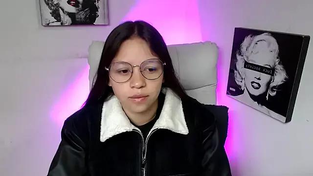 SamanthaRoldaan from StripChat is Freechat