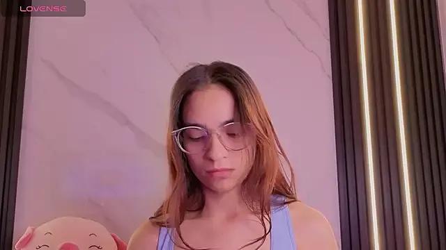 Scarlet_Red_ from StripChat is Freechat