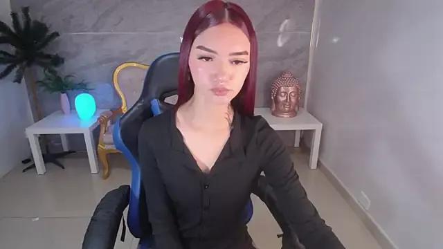 scarlett_rose_s from StripChat is Freechat