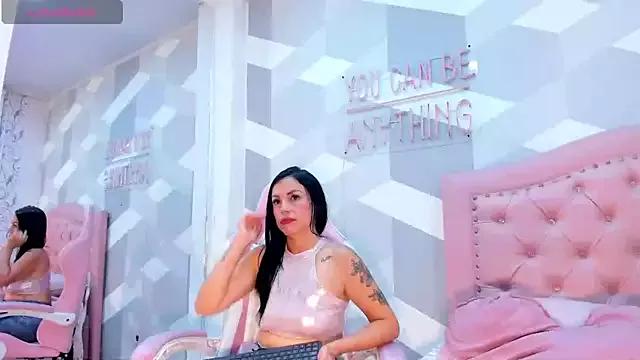 SharonBlaze from StripChat is Freechat