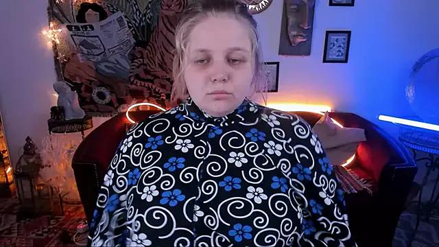SladaDell from StripChat is Freechat