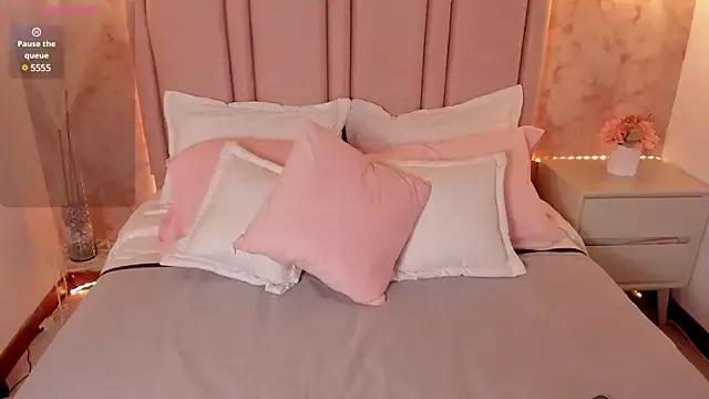 Sophie_Beaumont from StripChat is Freechat