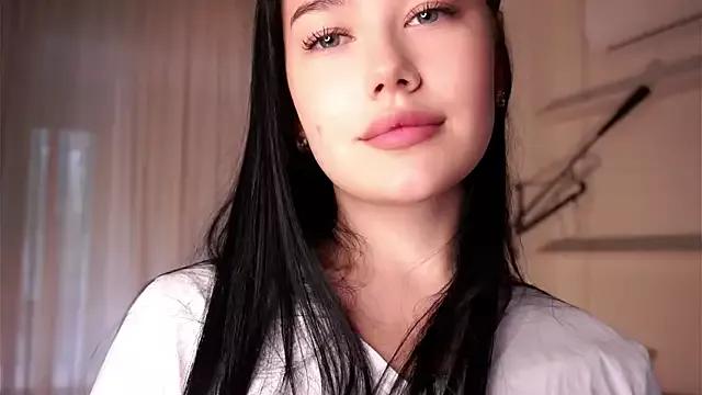 SunnArnet from StripChat is Freechat