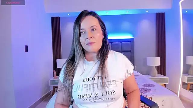 Susann_Ross from StripChat is Freechat