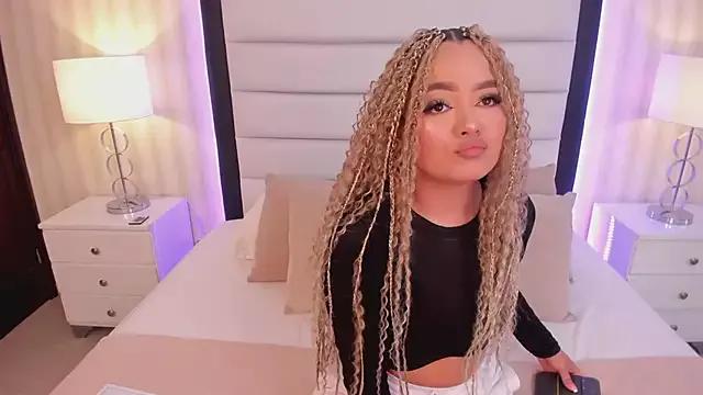 TaniaEvanhs from StripChat is Freechat