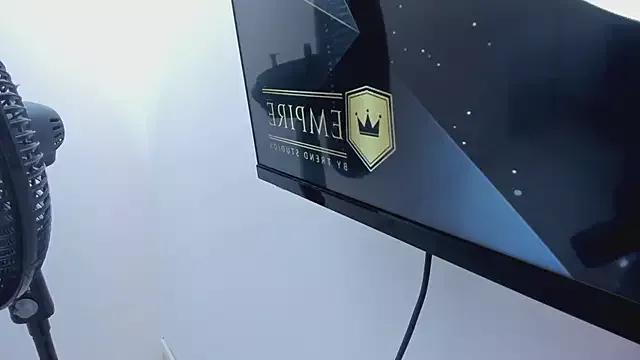 TaniaEvanhs from StripChat is Freechat