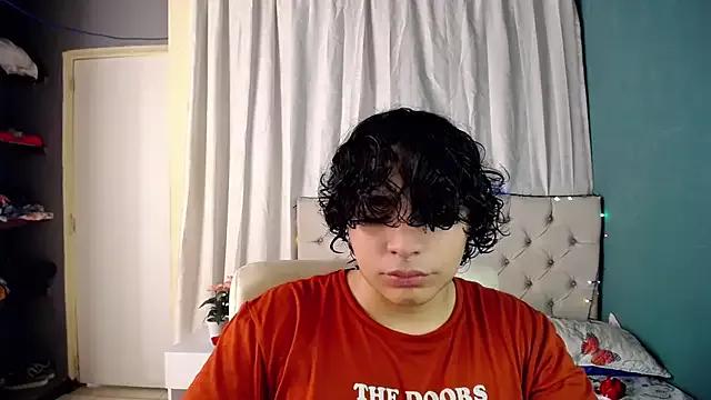 tomi_slick from StripChat is Freechat