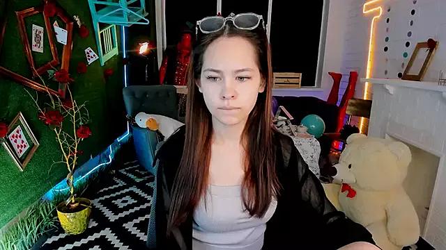 UliaNeer from StripChat is Freechat
