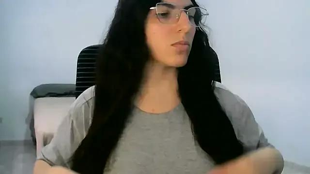 vamari2025 from StripChat is Freechat
