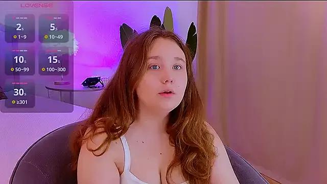 VelvetVixenCute from StripChat is Freechat