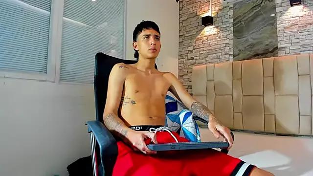 Xander_owen from StripChat is Freechat