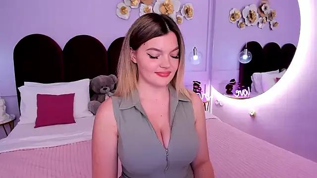 ZaraBloom from StripChat