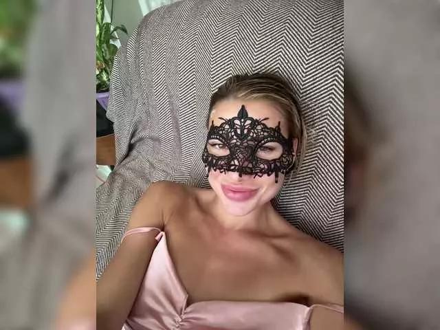 Offline -liyasilvers- on BongaCams