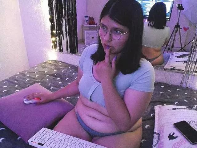 Freechat 1sarah on BongaCams