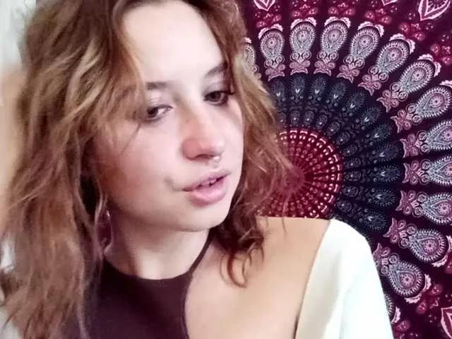 AdalynGlow on BongaCams