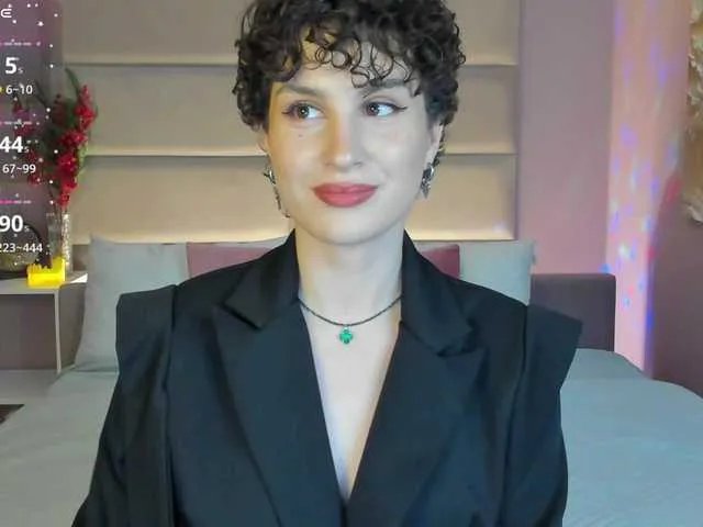 Offline AdelinePerle on BongaCams