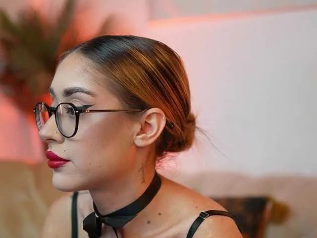 Freechat AileenKiss on BongaCams