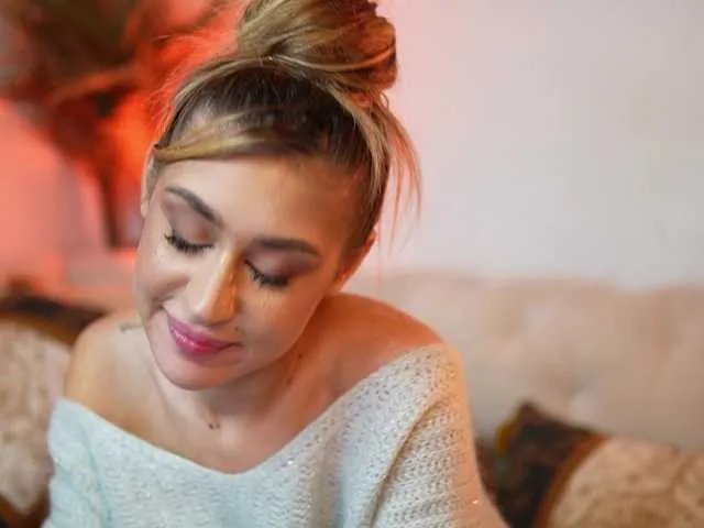 Freechat AileenKiss on BongaCams