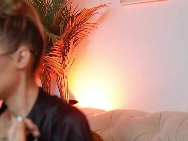 Freechat AileenKiss on BongaCams