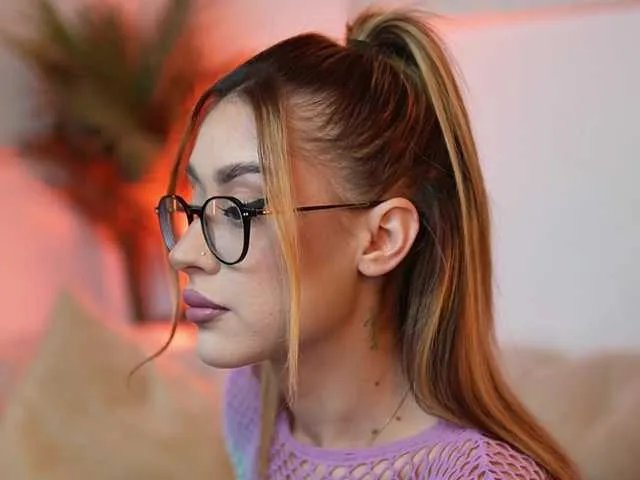 Freechat AileenKiss on BongaCams