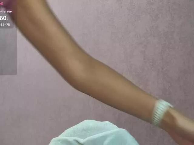 Freechat Alenaa on BongaCams