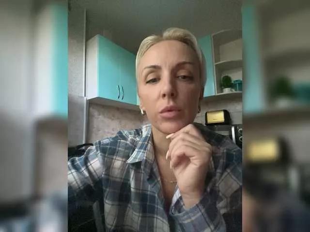 Freechat Alenaa on BongaCams