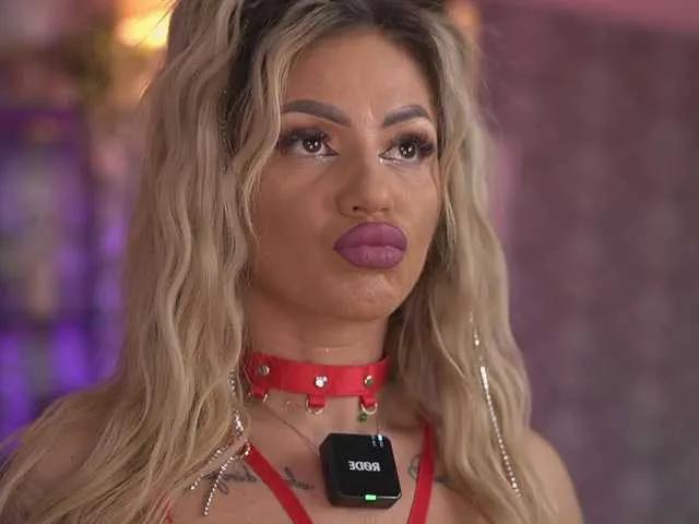 Offline AlmaVelia on BongaCams